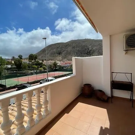 Vista Hermosa 2 Bedroom. Cristianos 아파트 *